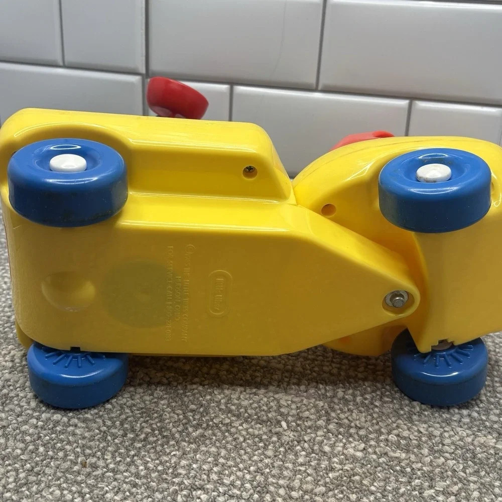 Little Tikes VTG Construction Truck W People Yellow W Bucket Lift Nice Condition